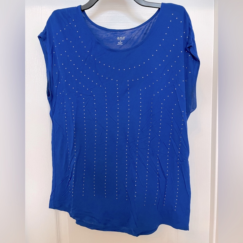 ANA a.n.a. short sleeve knit top size Medium- cobalt blue, small bronze details